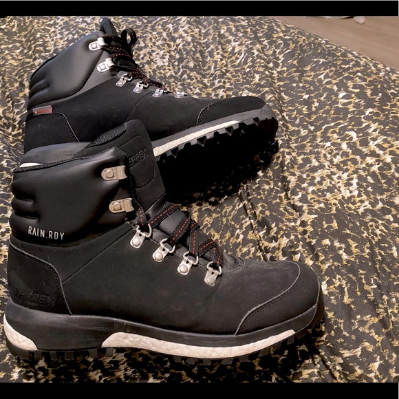 Black microsuede water repellent hiking boots - Picture 2 of 6